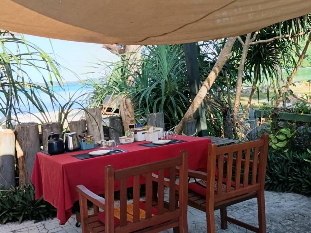 Greenhouse Ecolodge 만타나니섬 외부 사진