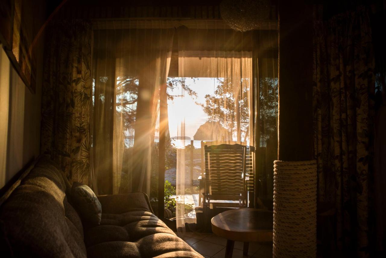Greenhouse Ecolodge 만타나니섬 외부 사진